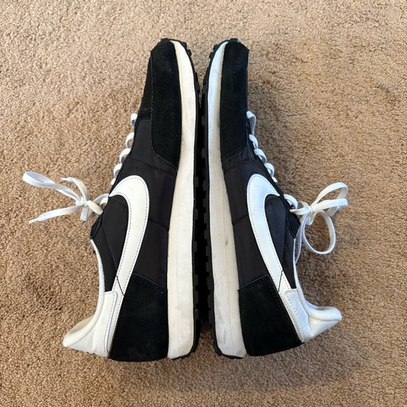 Nike Black and White Sneakers - Picture 5 of 8